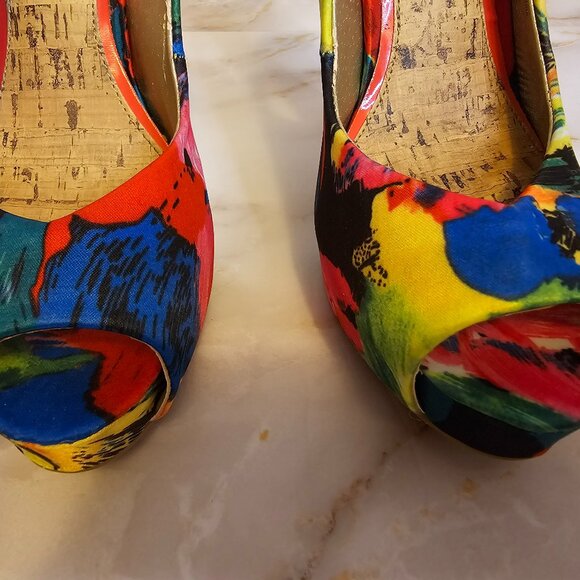 Guess Sling Back Platform Heels, Size 7 - Picture 4 of 6